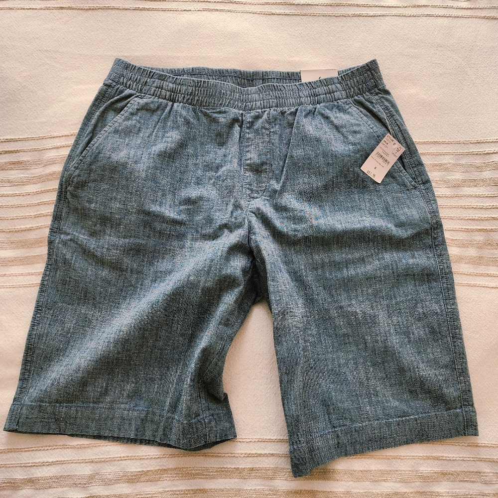 NWT Lands End 10 Inch Chino Shorts Wmns 6